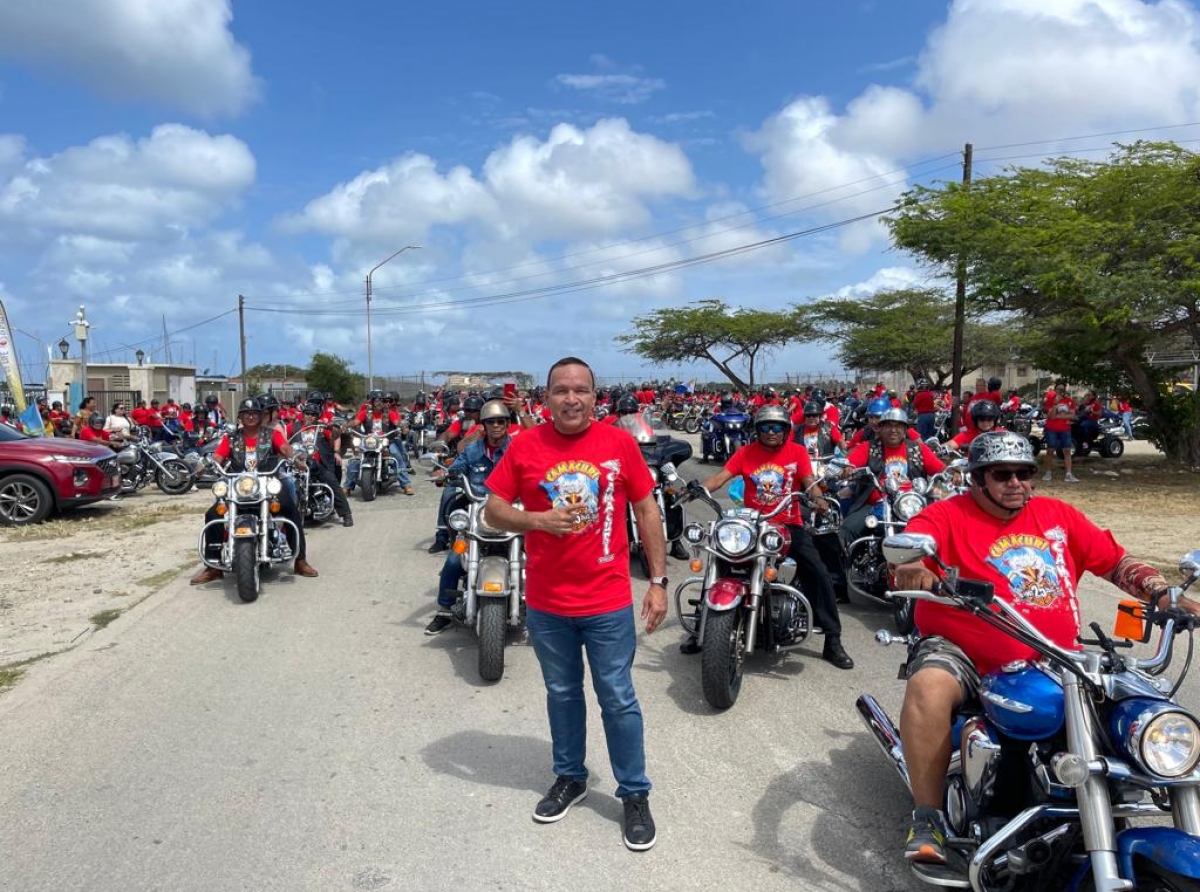 Minister di Deporte presente na e di cinco lustro di Camacuri Harley Davidson